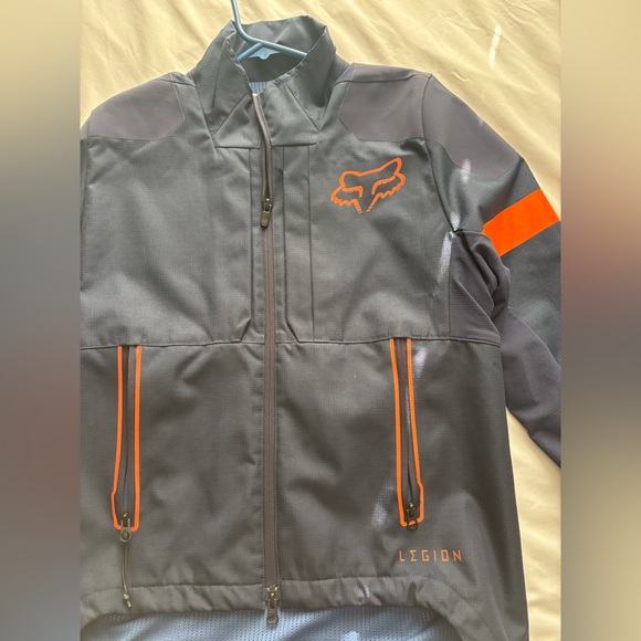 Fox jacket or windbreaker - Picture 2 of 6